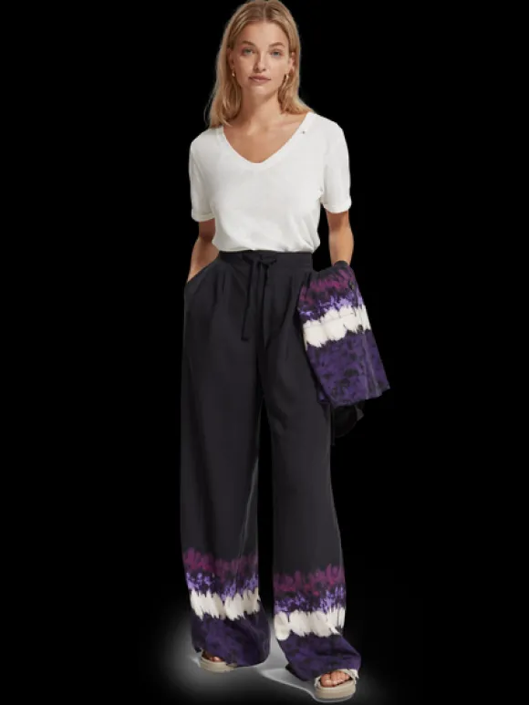 Embroidered Detail V Neck T-Shirt