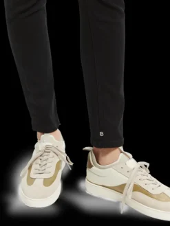 Haut High-Rise Skinny Jeans | Stay Black