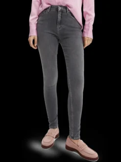 Haut Skinny-Fit Jeans — Latest Flame