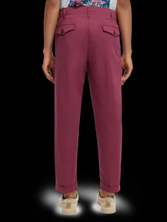 Loose Tapered-Fit Pleated Chino