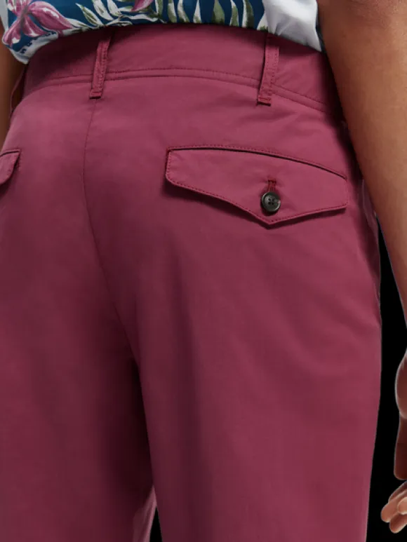 Loose Tapered-Fit Pleated Chino