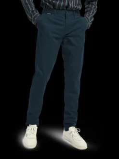 Mott Super-Slim Fit Classic Twill Chino